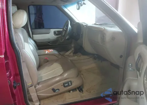 1999 Chevrolet Blazer Trailblazer from USA, damaged, VIN 1GNDT13W4X2187490